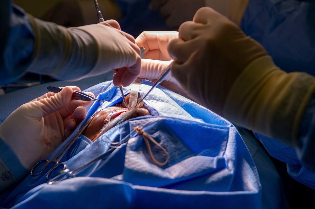 MR AND AI FOR SURGERIES- Internet of things in Medical&nbsp;Sciences.